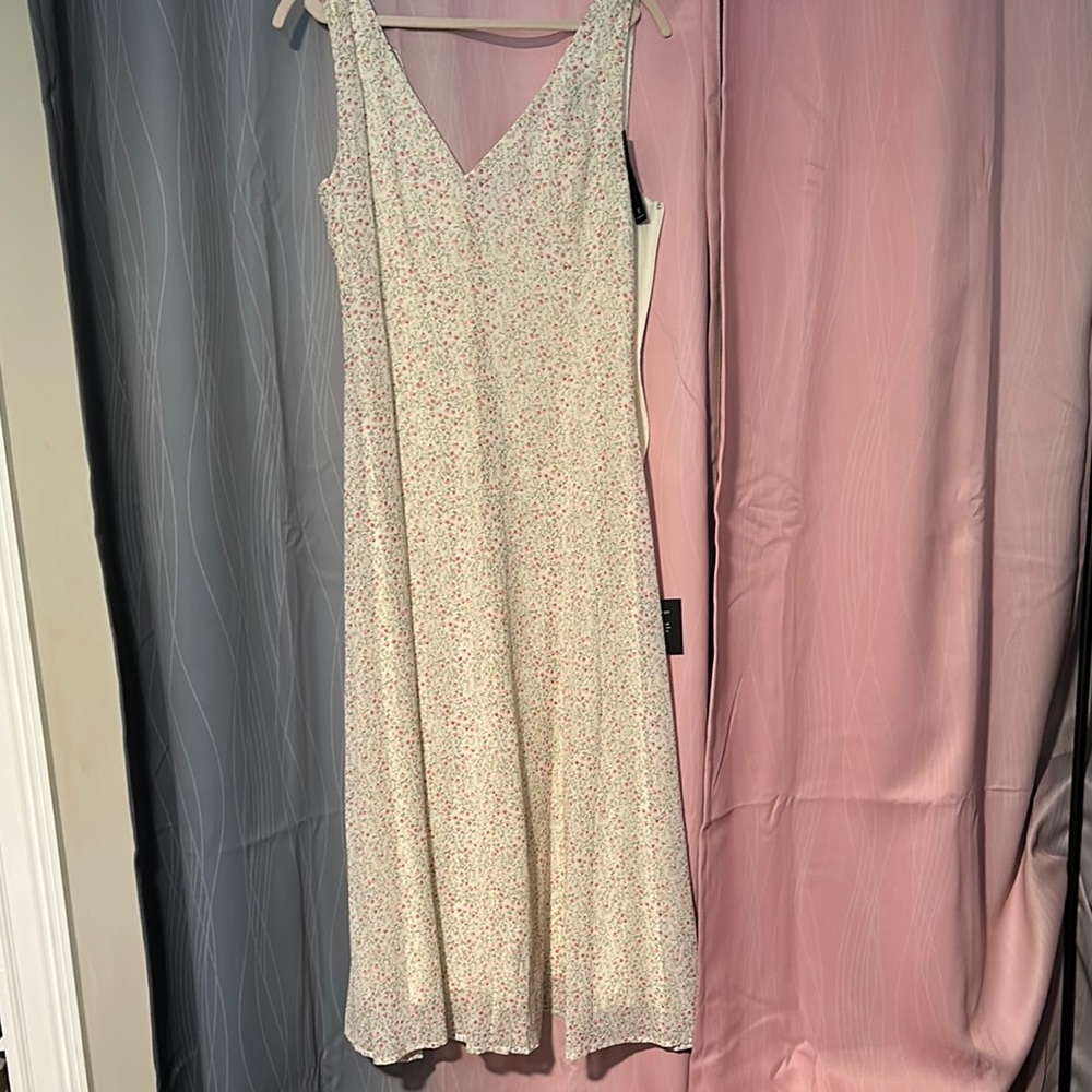 NWT Lulus Floral Sleeveless mid-length Dress, L
